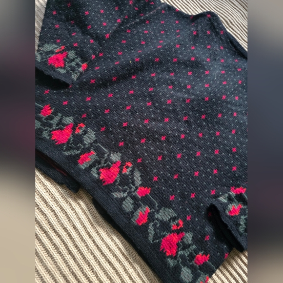 Vintage Floral Cardigan Sweater - Picture 6 of 8